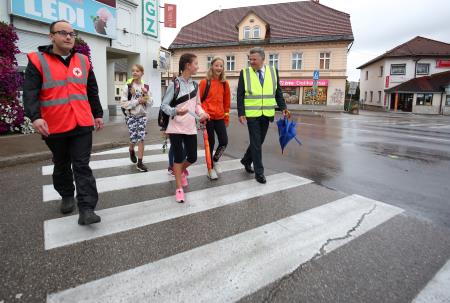 VARNA POT V ŠOLO ZŠAM 01 FOTO LJUBO VUKELIČ